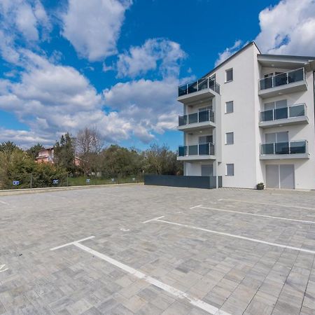 Apartment Serena, Sea View, Peroj Exteriör bild